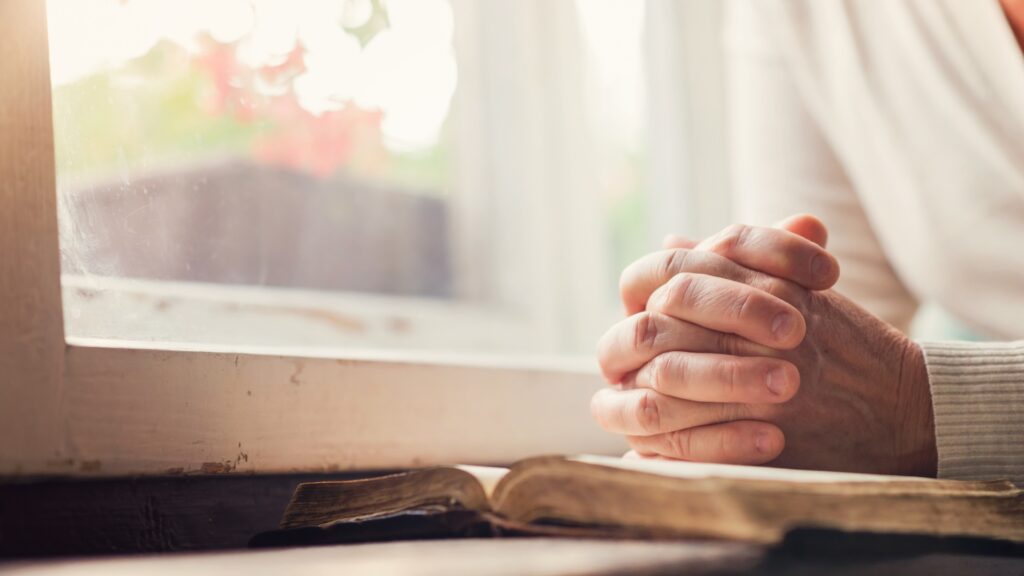 pray