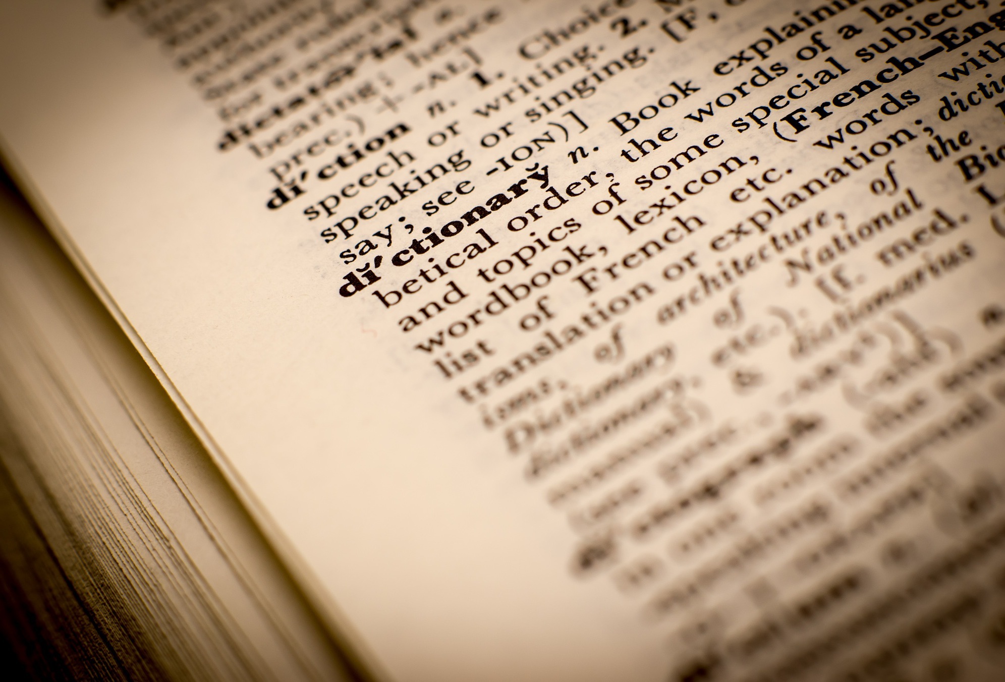 Look up. Read and complete 3 класс. Словарь английского языка оксфорд. Look up in the dictionary. Словарь «a dictionary of gestures».