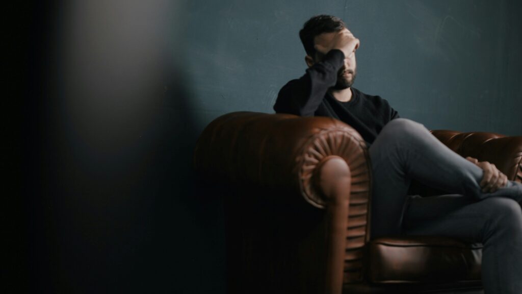 Dios es digno de confianza aun cuando parece ausente Dios es digno de confianza aun cuando parece ausente