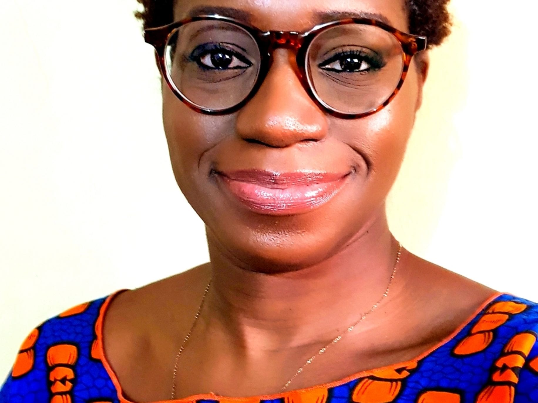 Lola Olukogbon profile picture - red and blue top