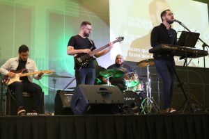 Fellipe Magalhães e sua banda, tocando na Conferência Nacional Coalizão pelo Evangelho, em Fortaleza/CE.